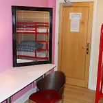 Hostel Snoozles Centre *
