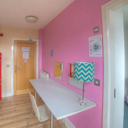 Snoozles Centre Hostel Galway
