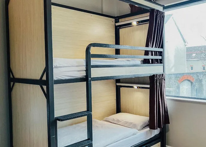 Snoozles Centre Hostel