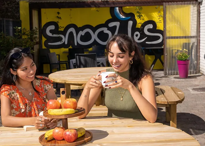 Hostel Snoozles Centre Γκάλγουεϊ