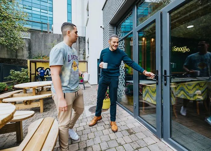 Hostel Snoozles Centre *