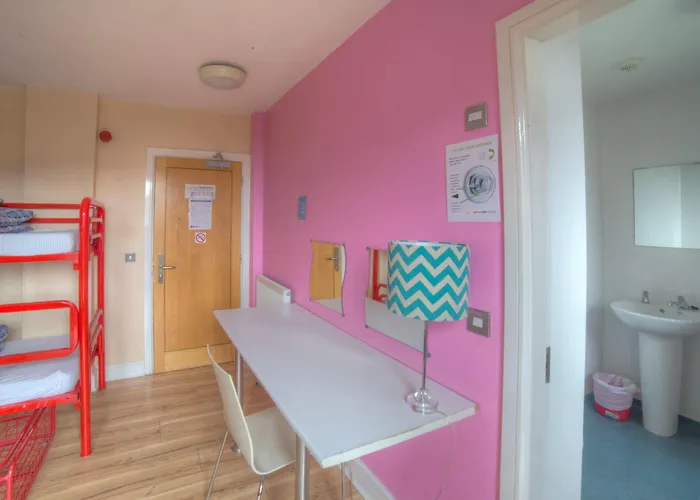 Snoozles Centre Hostel Galway