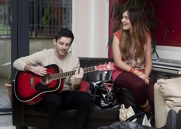 Snoozles Centre Hostel