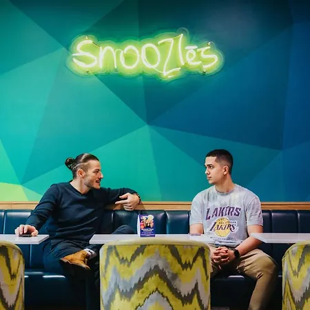 ホステル Snoozles Centre